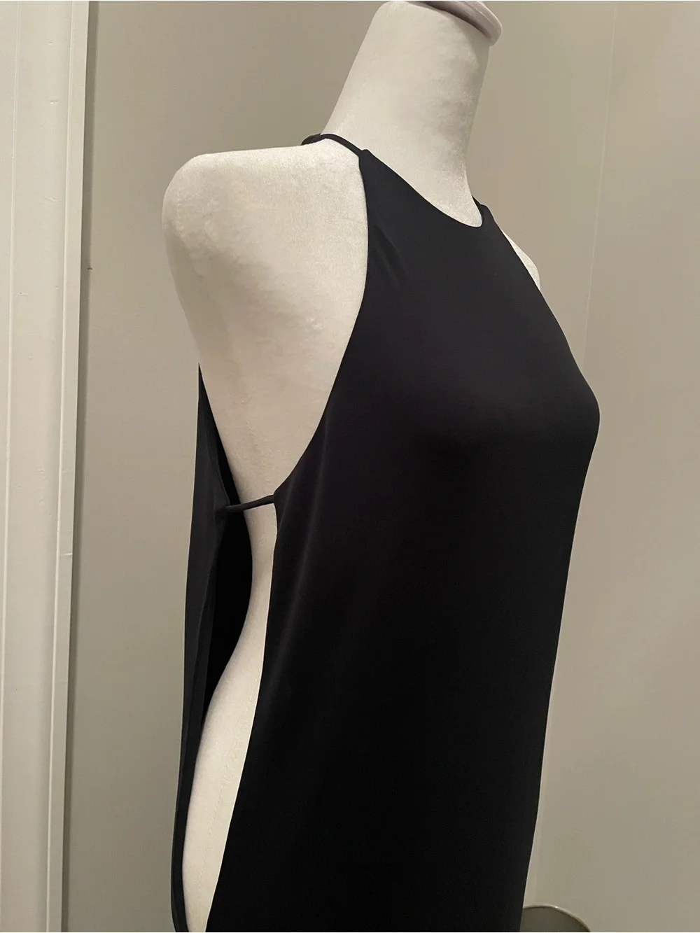 KHY  Women's Black Keyhole Gown - Picture 5 of 10